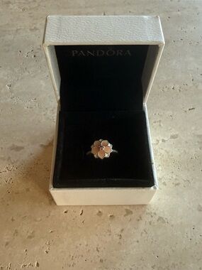 Pandora flower ring size 5